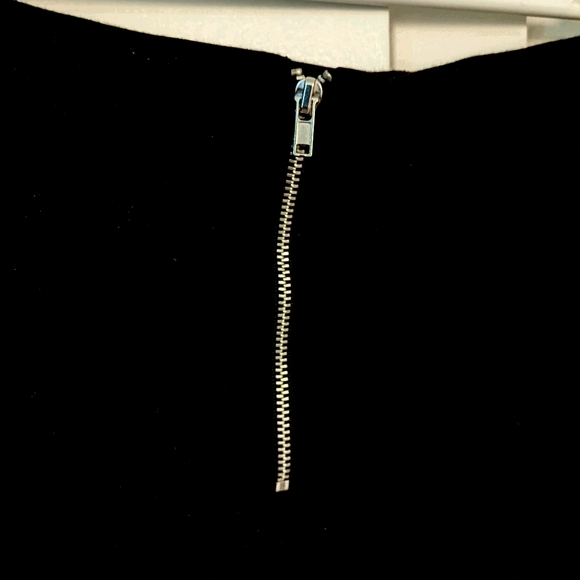 Black H&M skirt - Picture 3 of 4